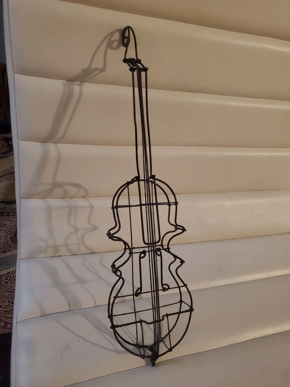 Vintage Wire Violin Wall Decor in Black